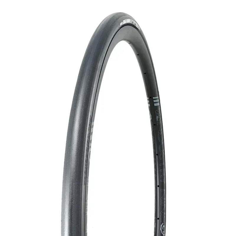 Maxxis High Road SL 700x25c 170-tpi Folding TLR Tire in Black