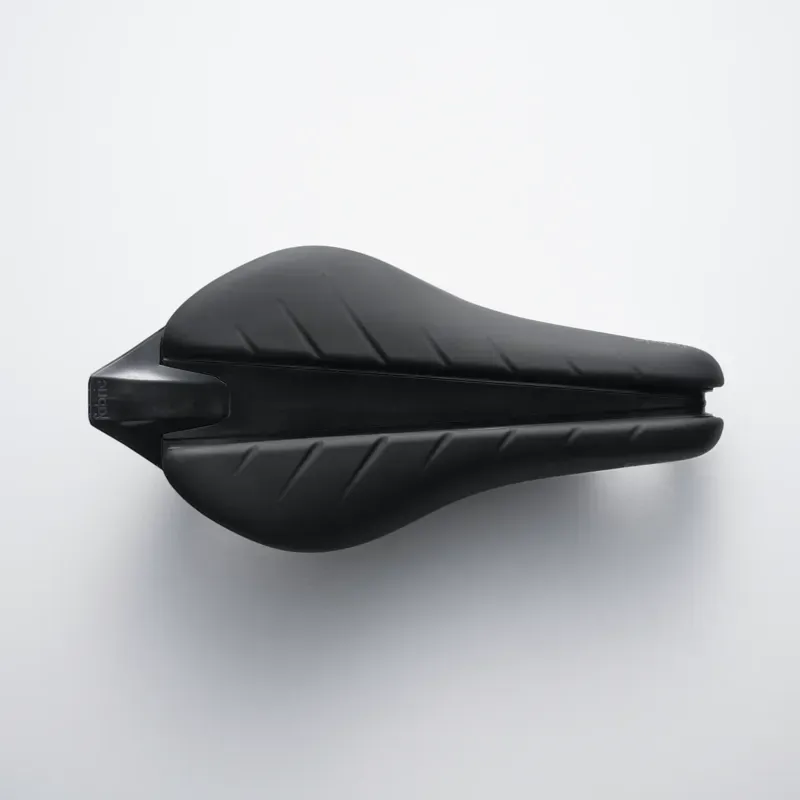 Fabric Tri Elite Flat Saddle in Black-4