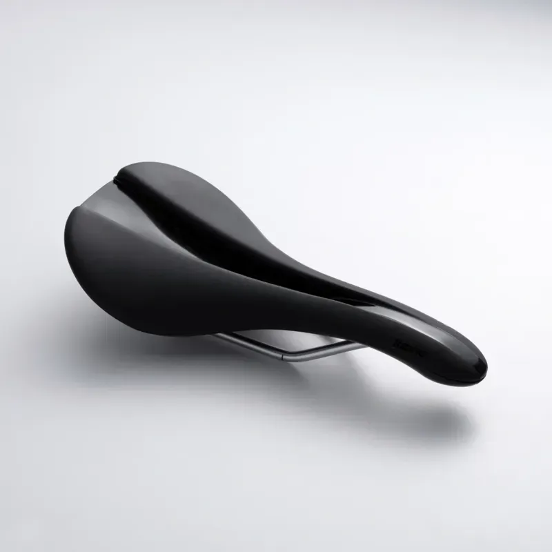 Fabric Line Shallow Chromoly Saddle 142mm in Black-7