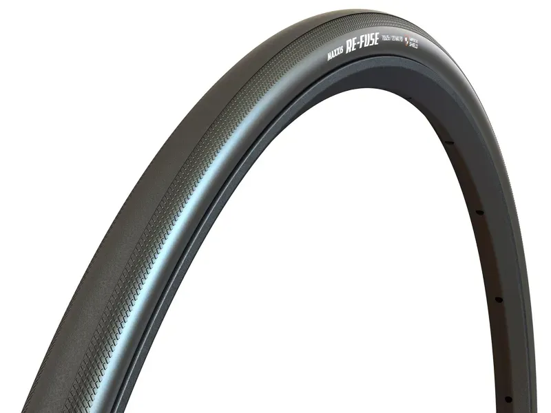 Maxxis Re-Fuse Gen. 2 700x32c Clincher Folding Tire in Black-1